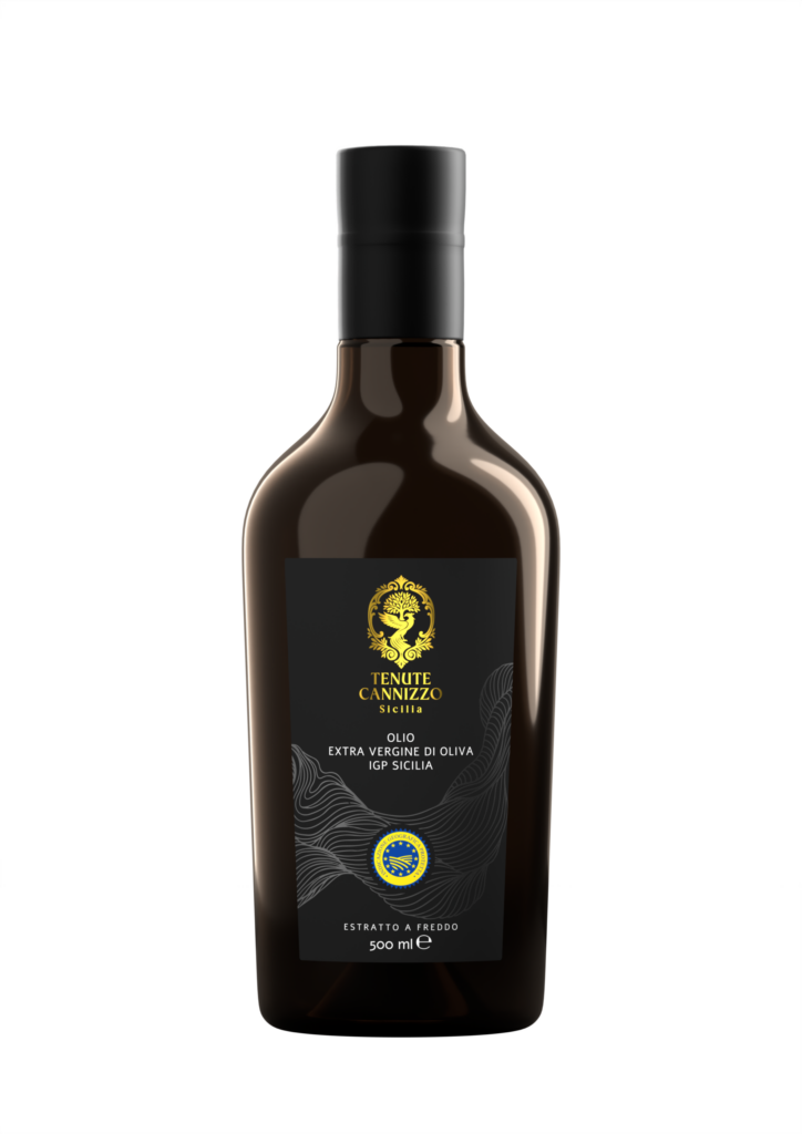 Bottiglia da 500 ml di olio extravergine di oliva IGP Sicilia Tenute Cannizzo su fondo nero.