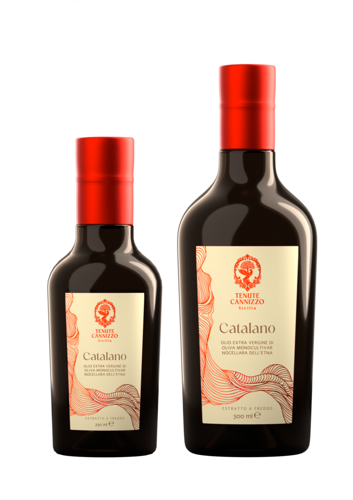 Bottiglie da 250 ml e 500 ml di olio extravergine di oliva Catalano Nocellara dell’Etna DOP Tenute Cannizzo.